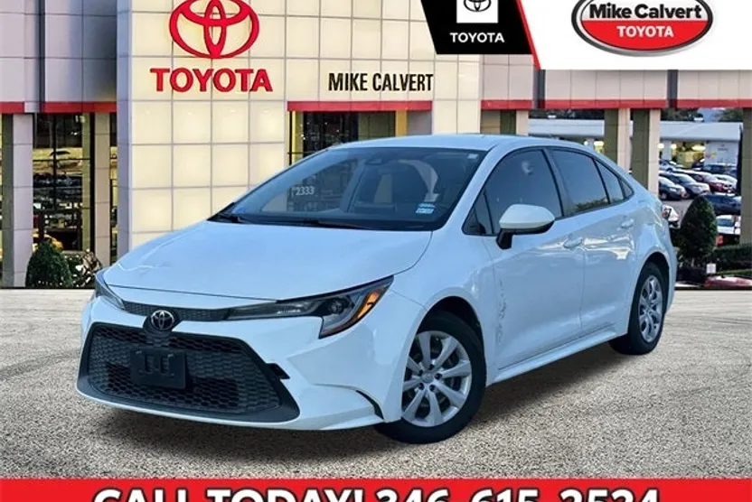 2020 Toyota Corolla LE photo 1