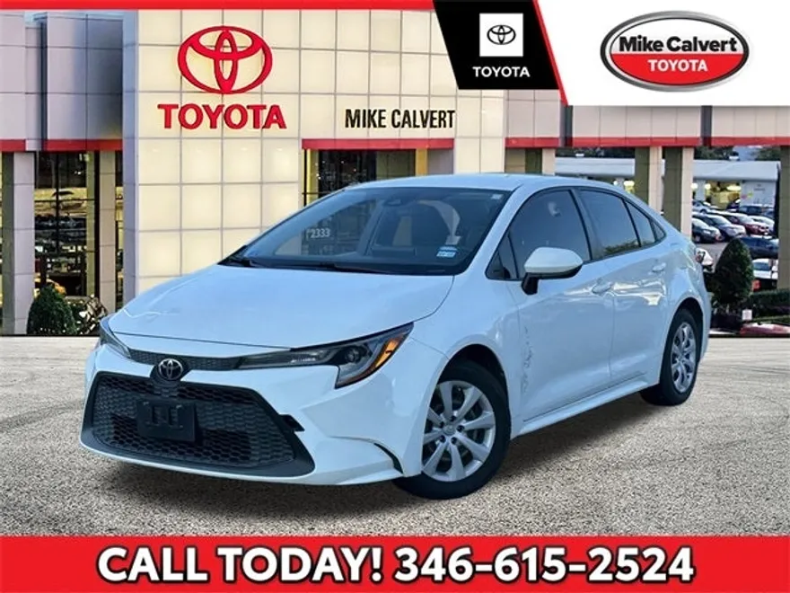 2020 Toyota Corolla LE photo 1