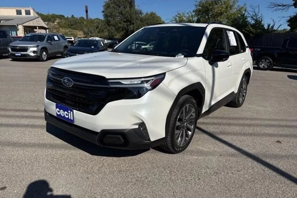 2025 Subaru Forester Touring photo 1