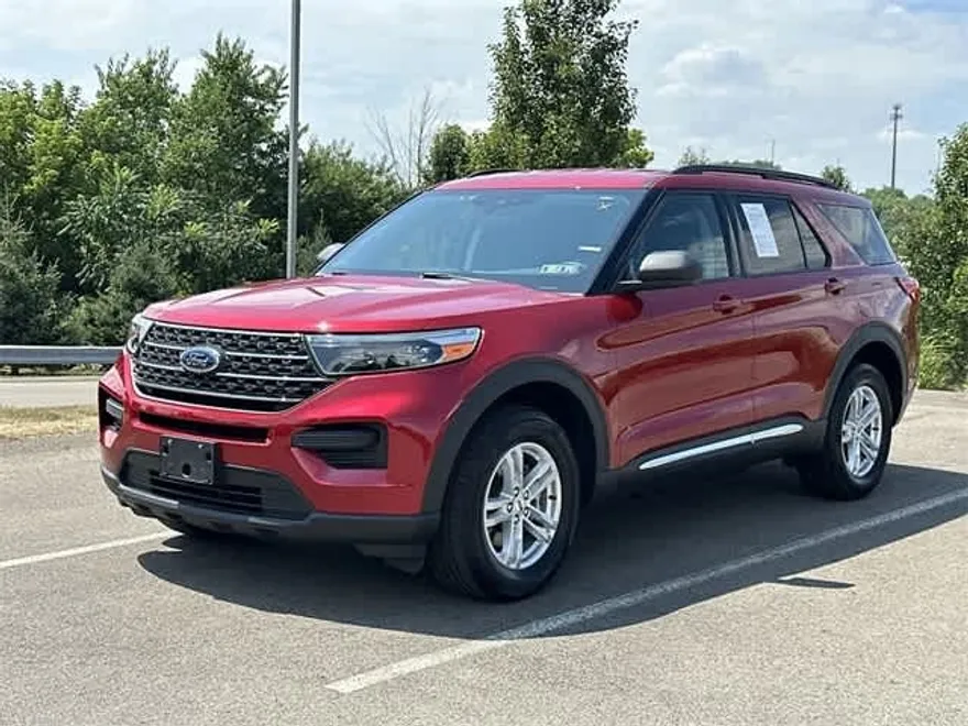 2021 Ford Explorer XLT photo 1