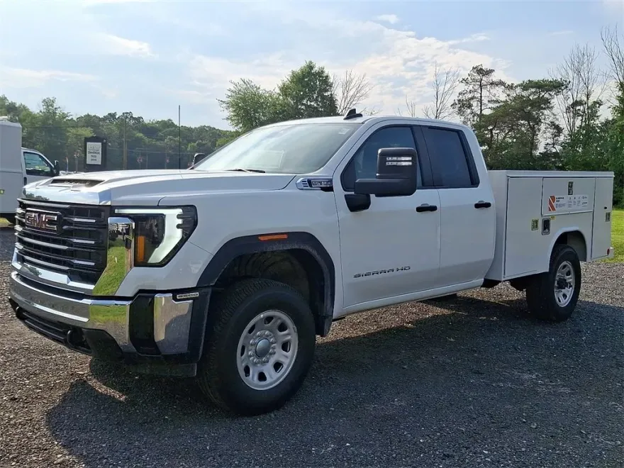 2025 Gmc Sierra 3500 HD Pro photo 1