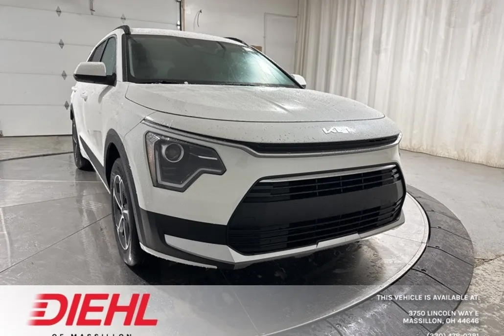 2025 Kia Niro LX photo 1