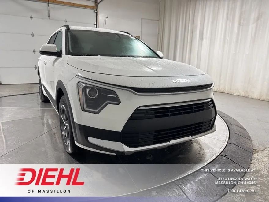 2025 Kia Niro LX photo 1
