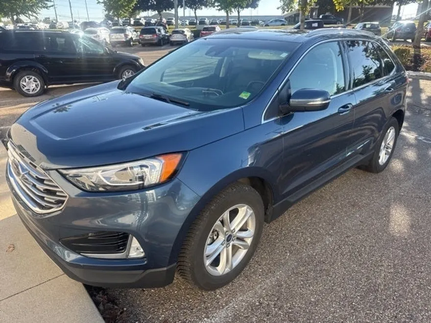 2019 Ford Edge SEL photo 1