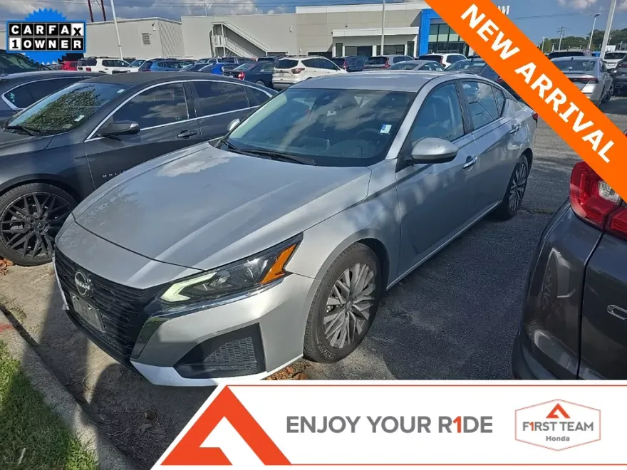2023 Nissan Altima 2.5 SV photo 1