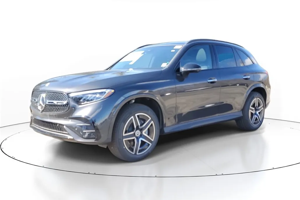 2025 Mercedes Benz GLC 300 4MATIC photo 1