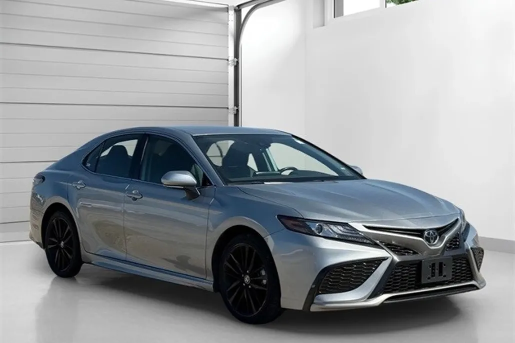 2023 Toyota Camry XSE photo 1