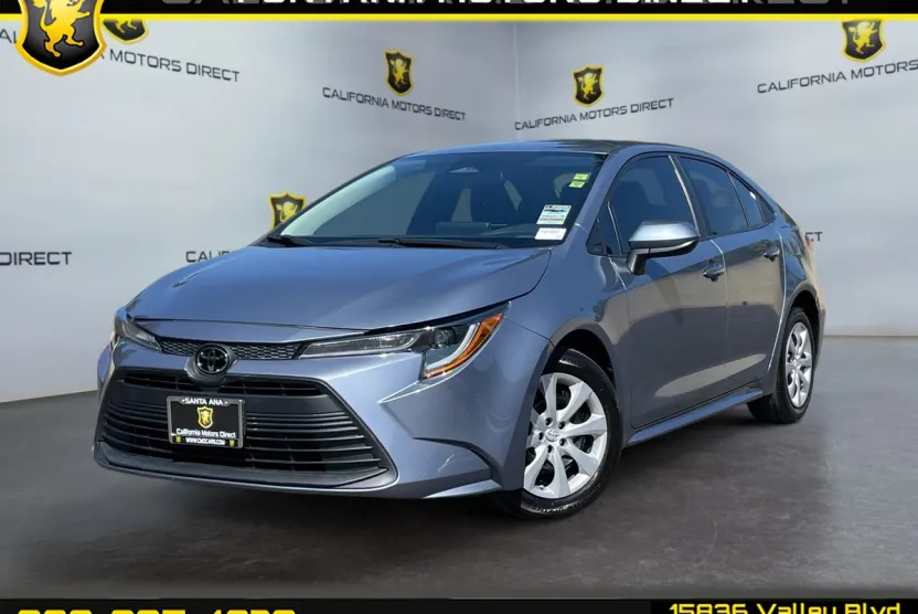 2023 Toyota Corolla LE photo 1