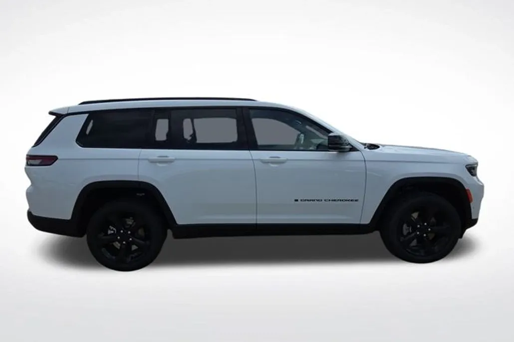 2025 Jeep Grand Cherokee Limited photo 1