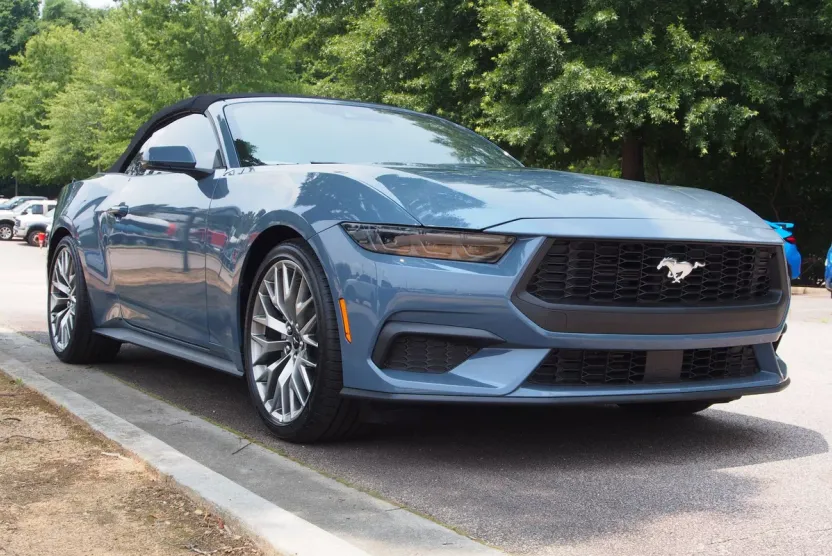 2025 Ford Mustang EcoBoost Premium photo 1