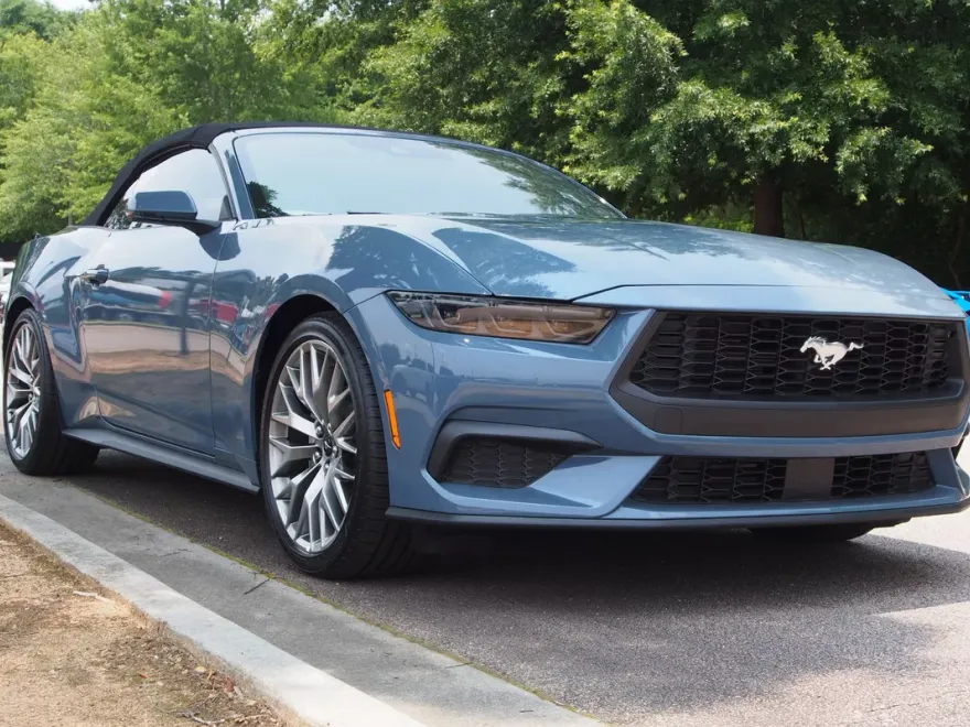 2025 Ford Mustang EcoBoost Premium photo 1