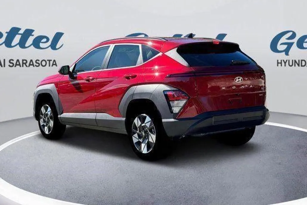 2025 Hyundai Kona SEL photo 1