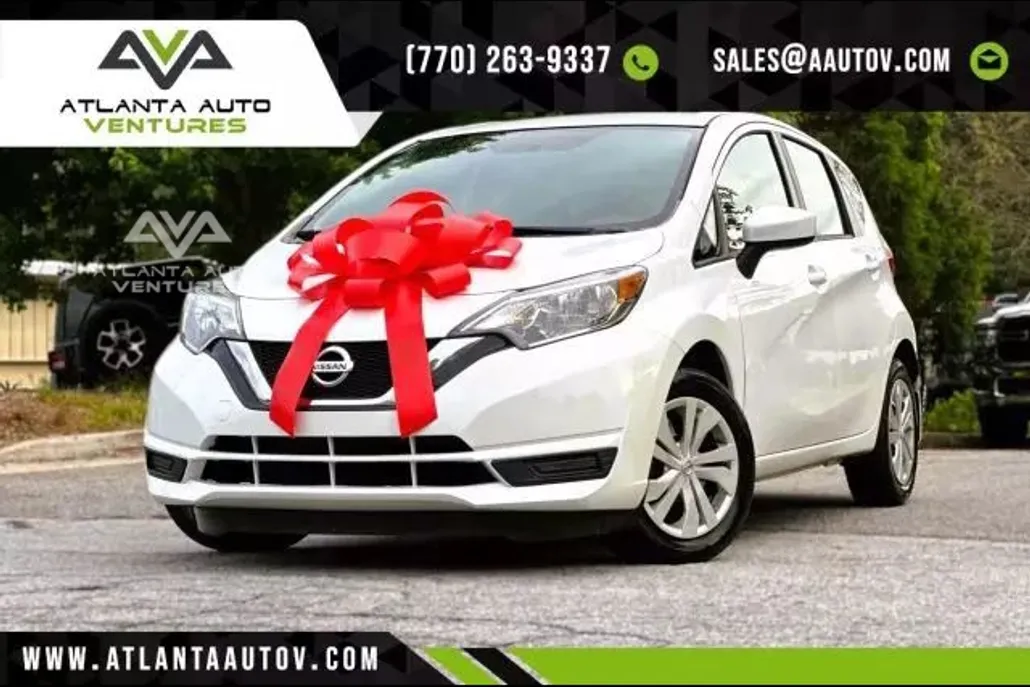 2018 Nissan Versa Note SV photo 1