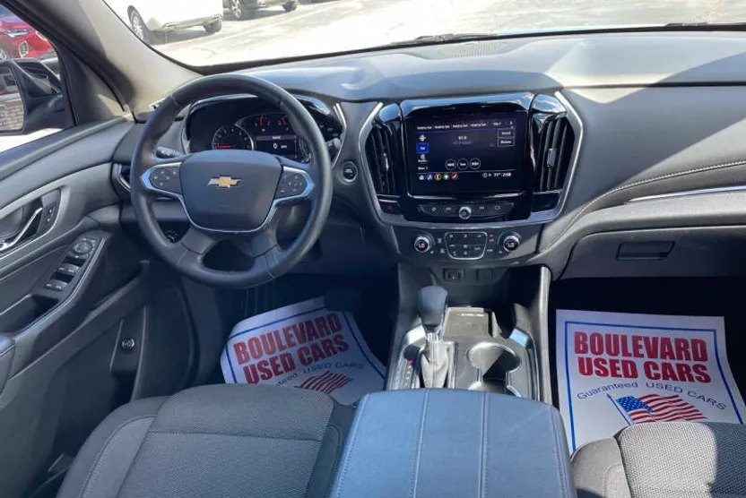 2023 Chevrolet Traverse Cloth photo 1