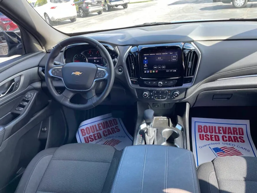 2023 Chevrolet Traverse Cloth photo 1