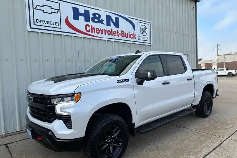2024 Chevrolet Silverado 1500 LT Trail Boss photo 1