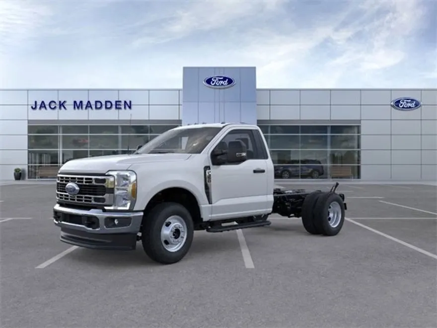 2025 Ford F-350 photo 1