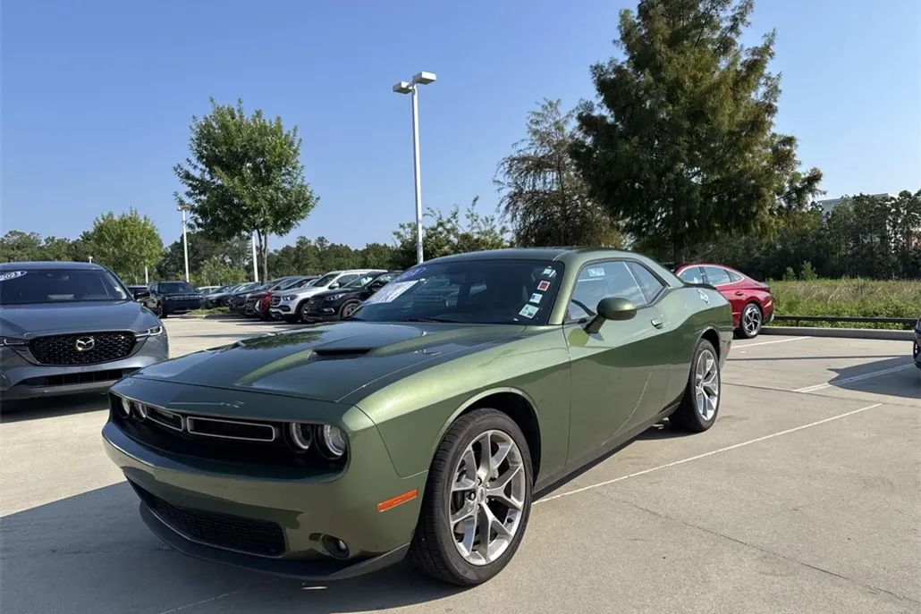 2021 Dodge Challenger SXT photo 1
