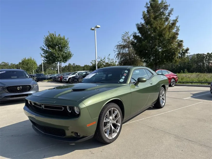 2021 Dodge Challenger SXT photo 1