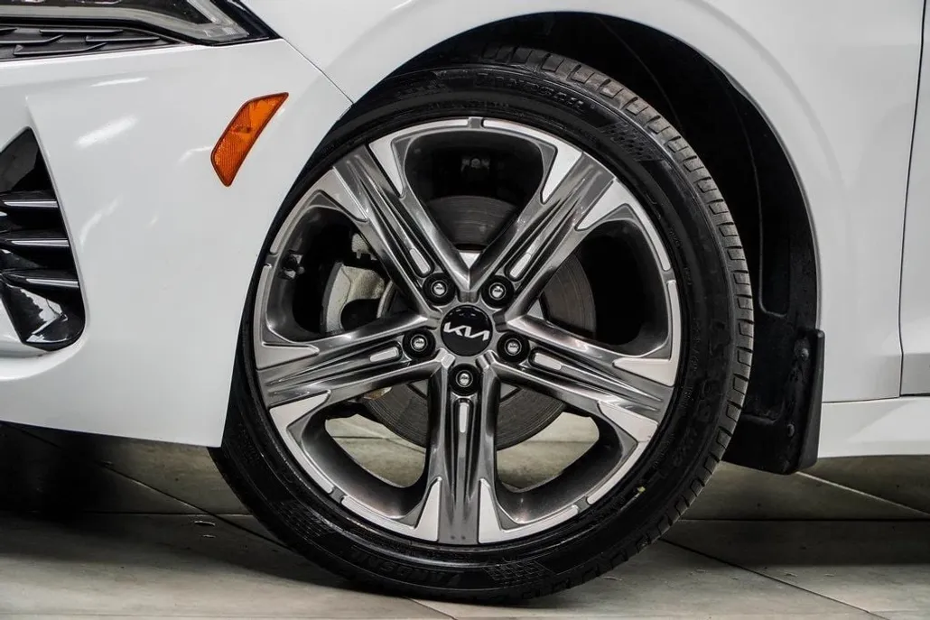 2023 Kia K5 EX photo 1