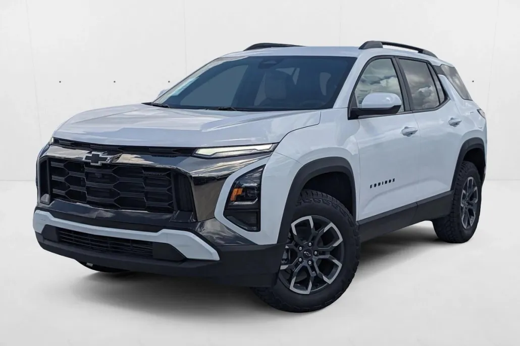 2026 Chevrolet Equinox ACTIV photo 1