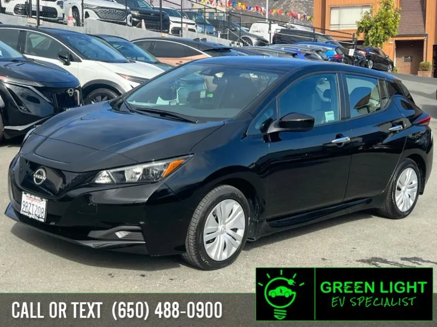 2025 Nissan Leaf S photo 1