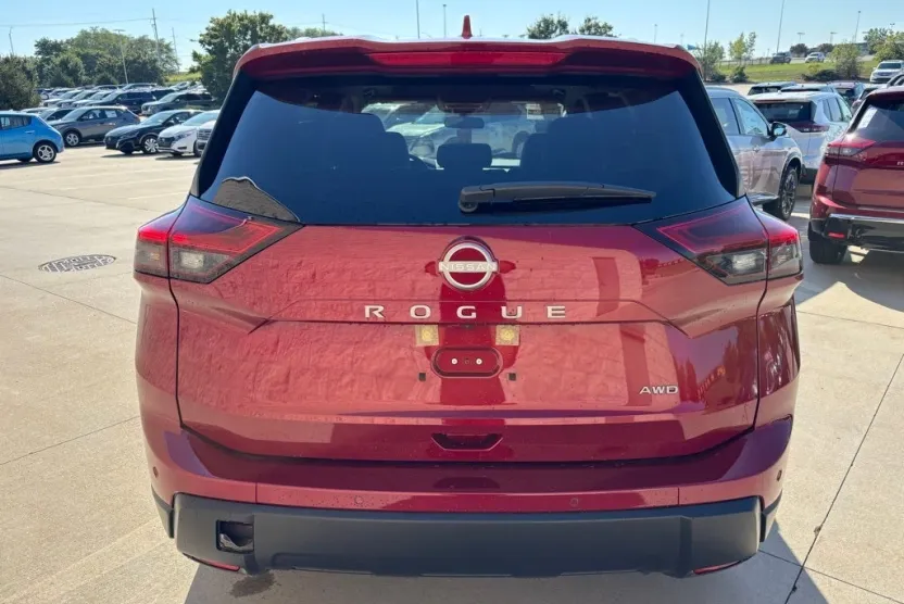 2026 Nissan Rogue SV photo 1