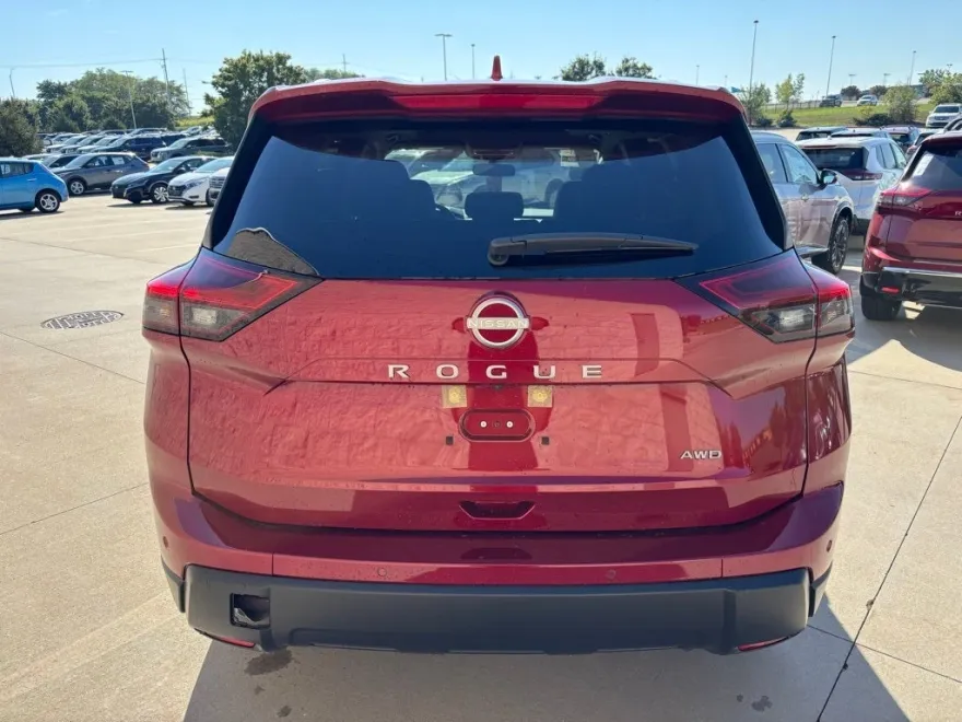 2026 Nissan Rogue SV photo 1