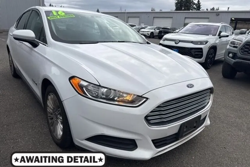 2016 Ford Fusion Hybrid S photo 1