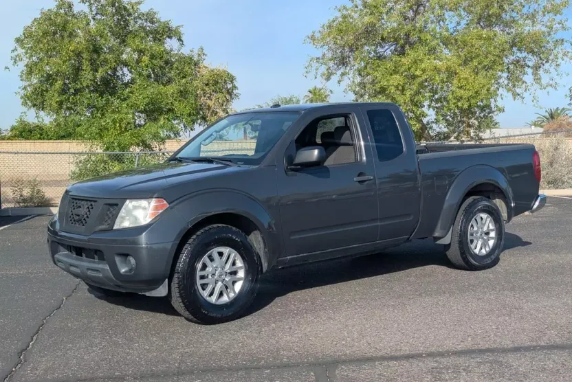 2014 Nissan Frontier SV photo 1