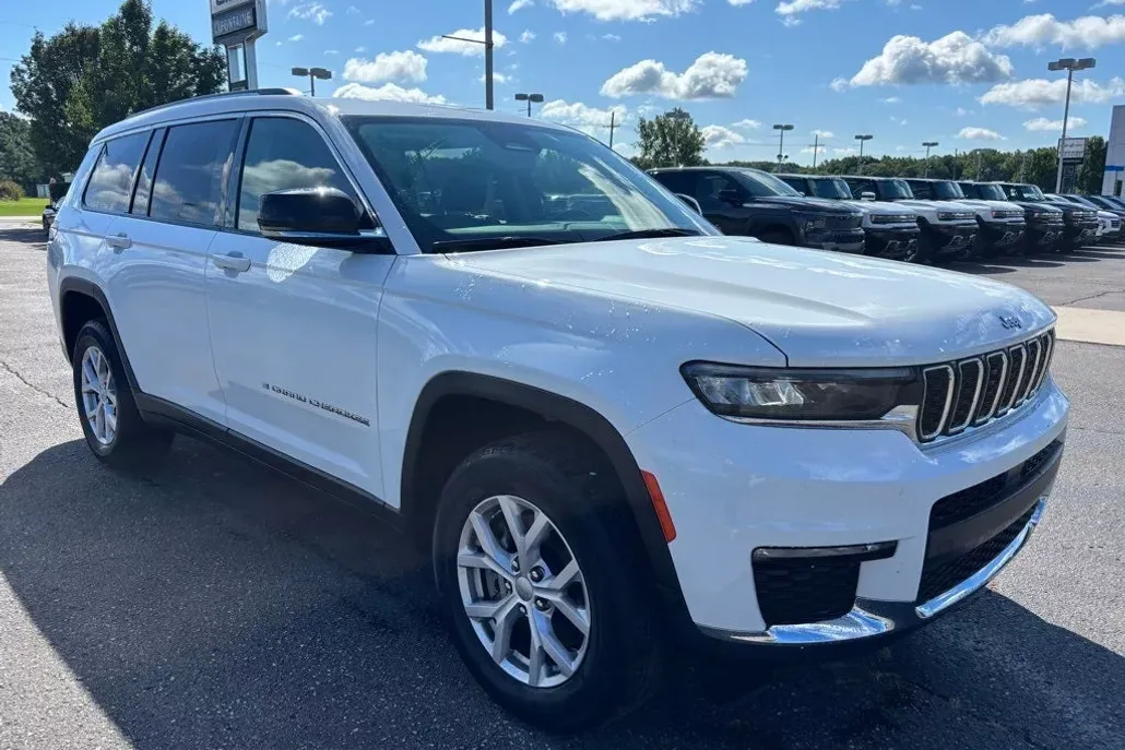 2022 Jeep Grand Cherokee Limited photo 1