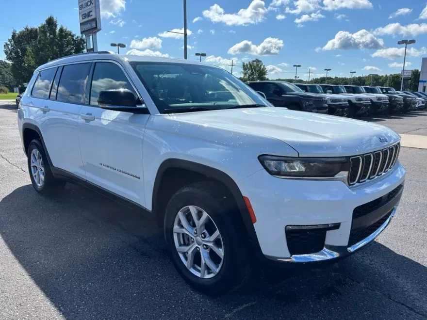 2022 Jeep Grand Cherokee Limited photo 1