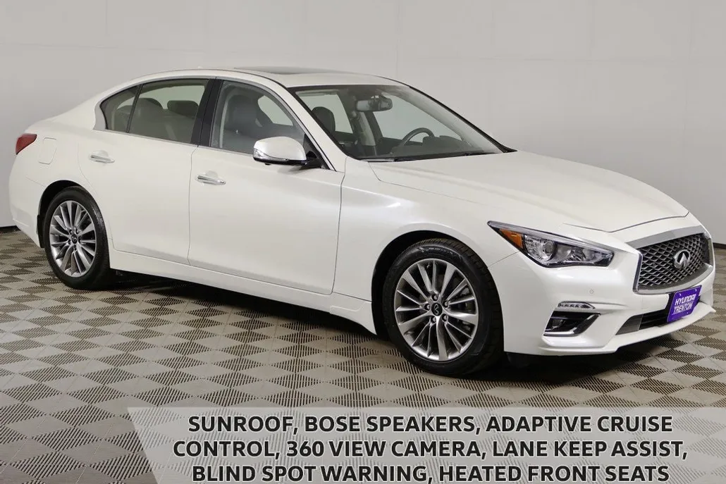 2022 Infiniti Q50 LUXE photo 1