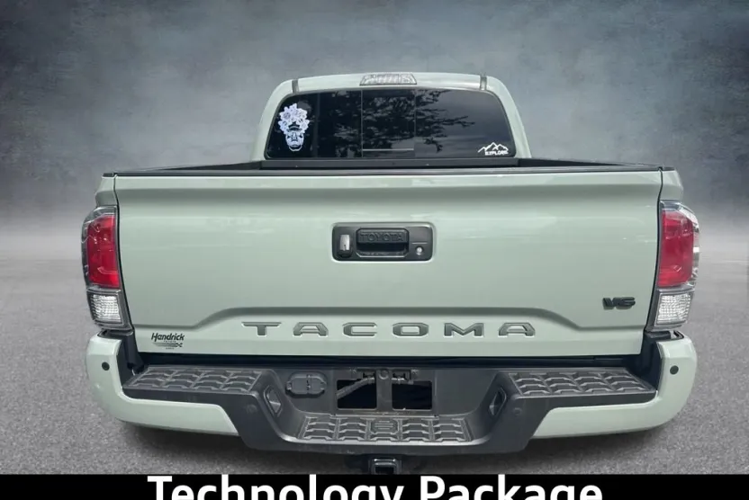 2022 Toyota Tacoma TRD Sport photo 1