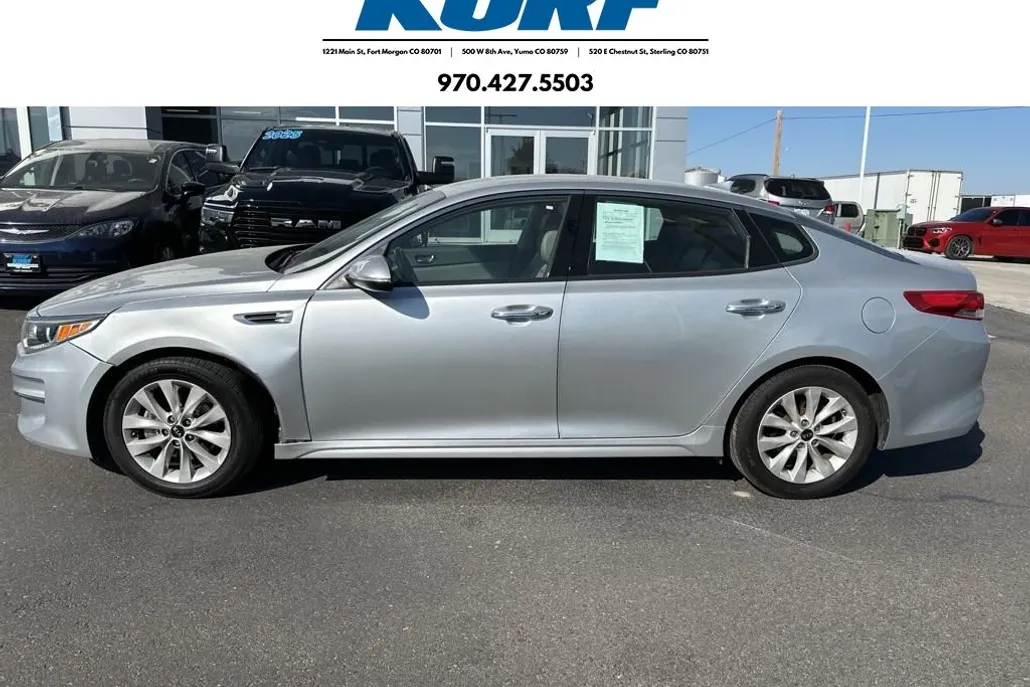 2016 Kia Optima EX photo 1