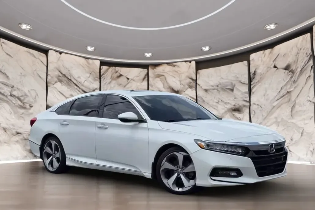 2020 Honda Accord Touring photo 1