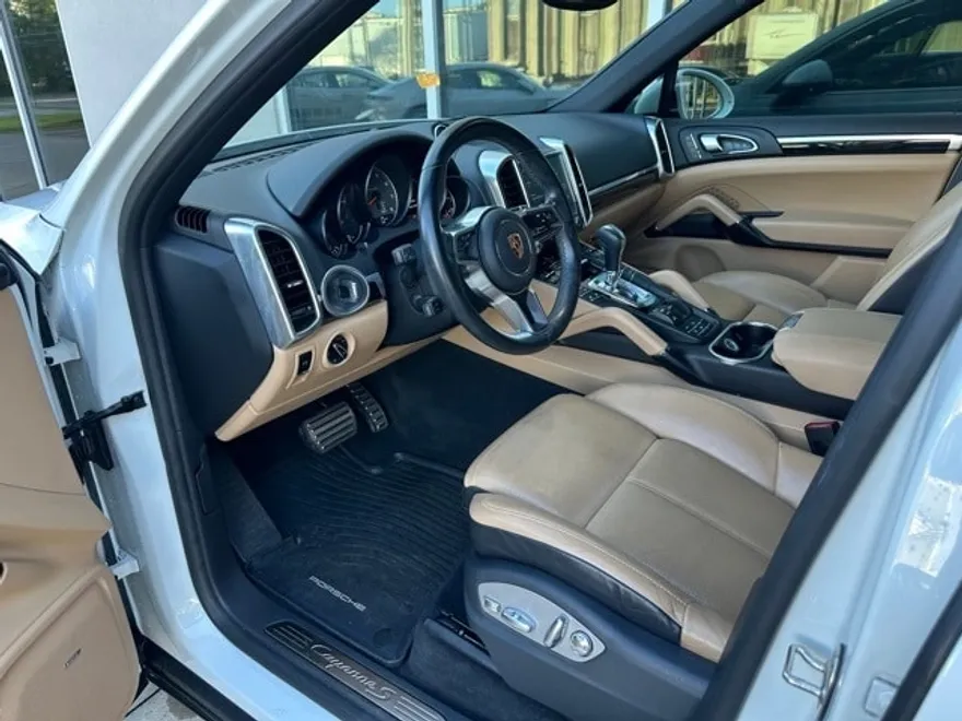 2018 Porsche Cayenne S photo 1