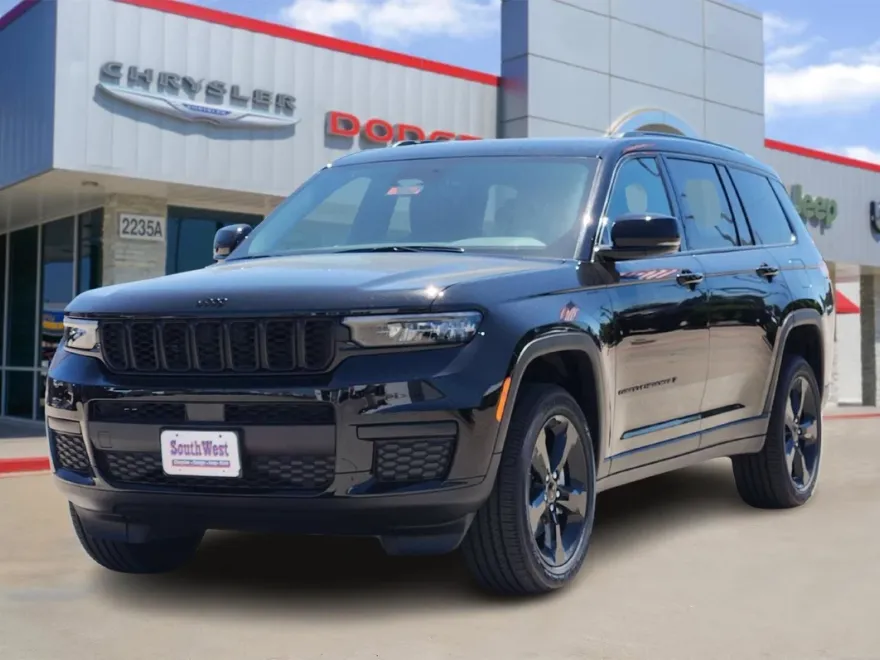 2025 Jeep Grand Cherokee Altitude photo 1