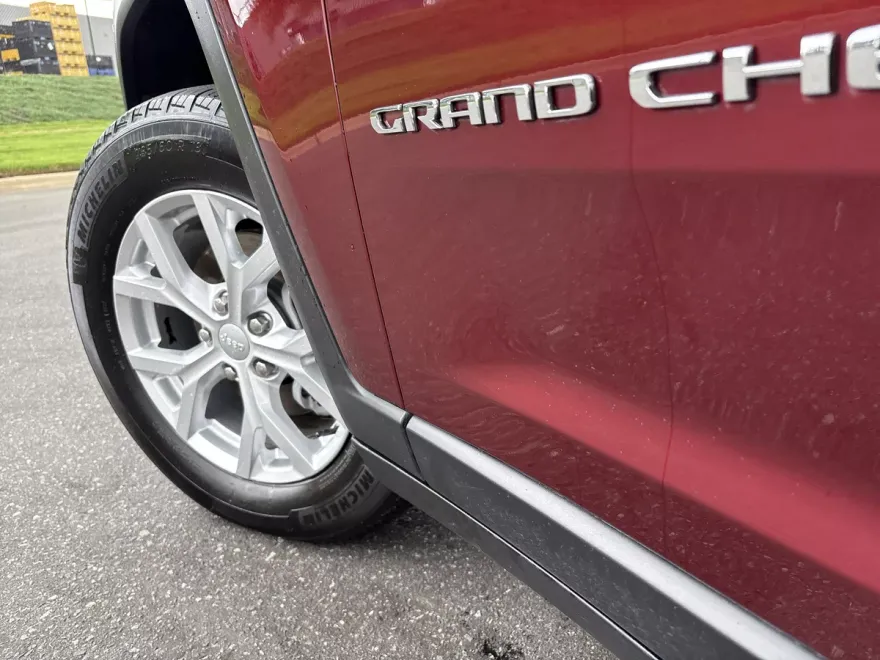 2023 Jeep Grand Cherokee Limited photo 1