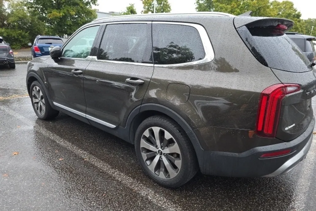 2020 Kia Telluride EX photo 1