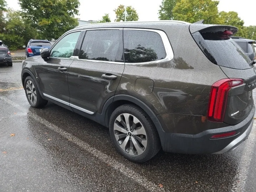 2020 Kia Telluride EX photo 1