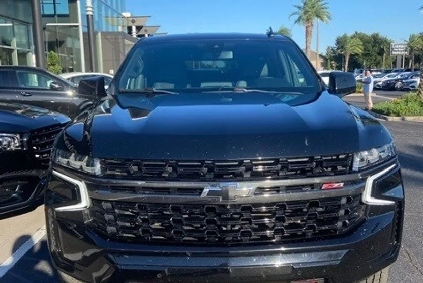 2021 Chevrolet Suburban Z71 photo 1