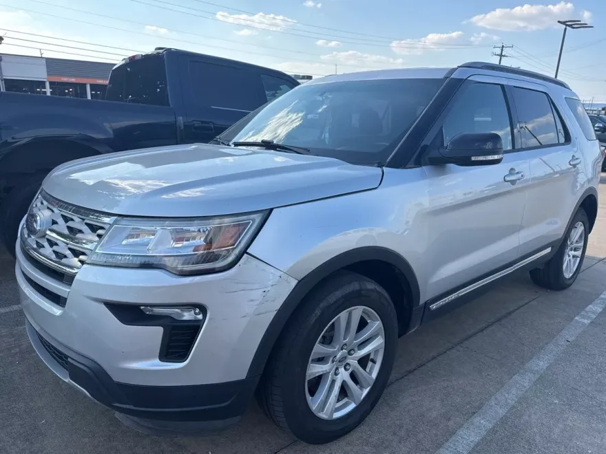 2018 Ford Explorer XLT photo 1