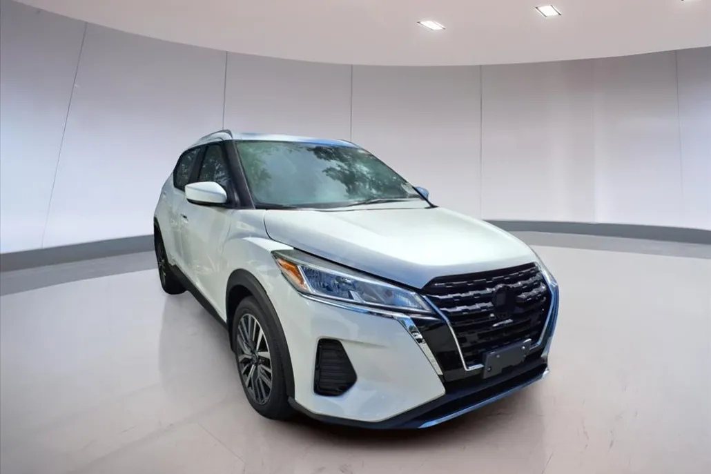 2023 Nissan Kicks SV photo 1
