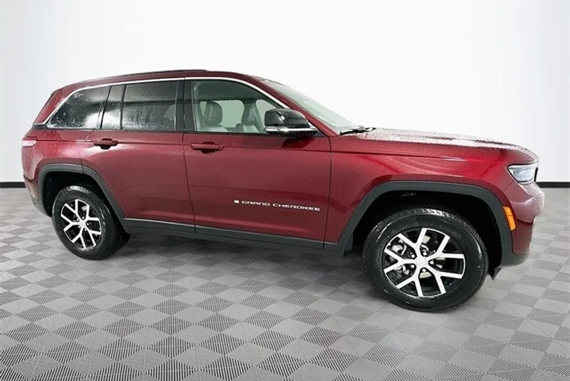 2025 Jeep Grand Cherokee Limited photo 1