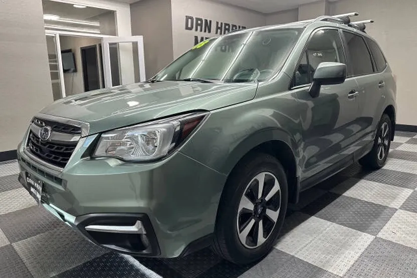 2018 Subaru Forester 2.5i Premium photo 1