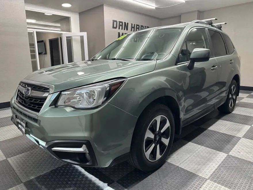 2018 Subaru Forester 2.5i Premium photo 1