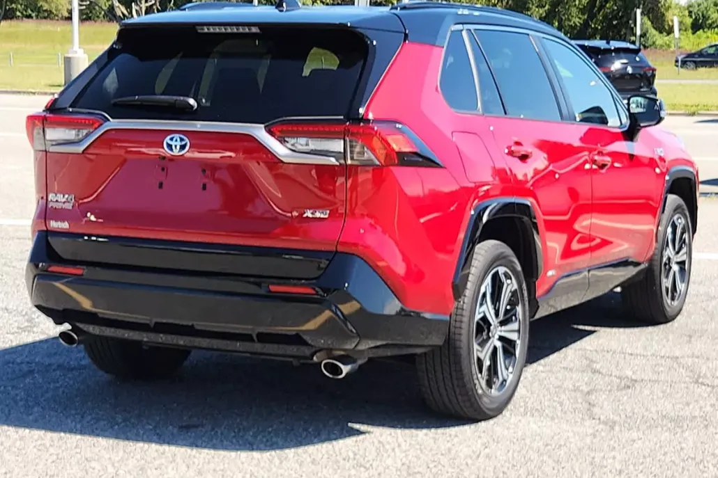2022 Toyota RAV4 Prime XSE photo 1