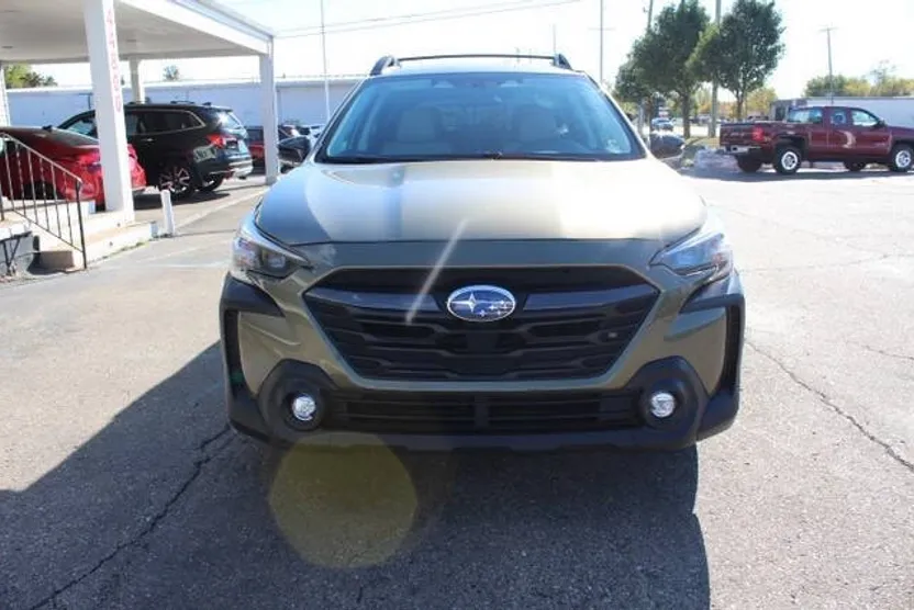 2023 Subaru Outback Premium photo 1
