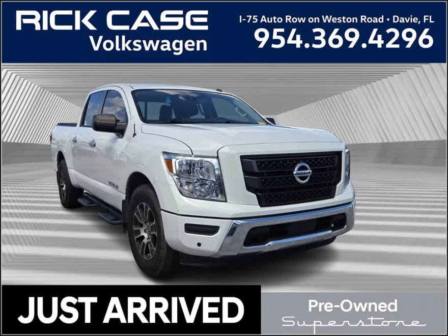 2021 Nissan Titan SV photo 1